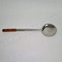 Шумовка с деревянной ручкой 47см